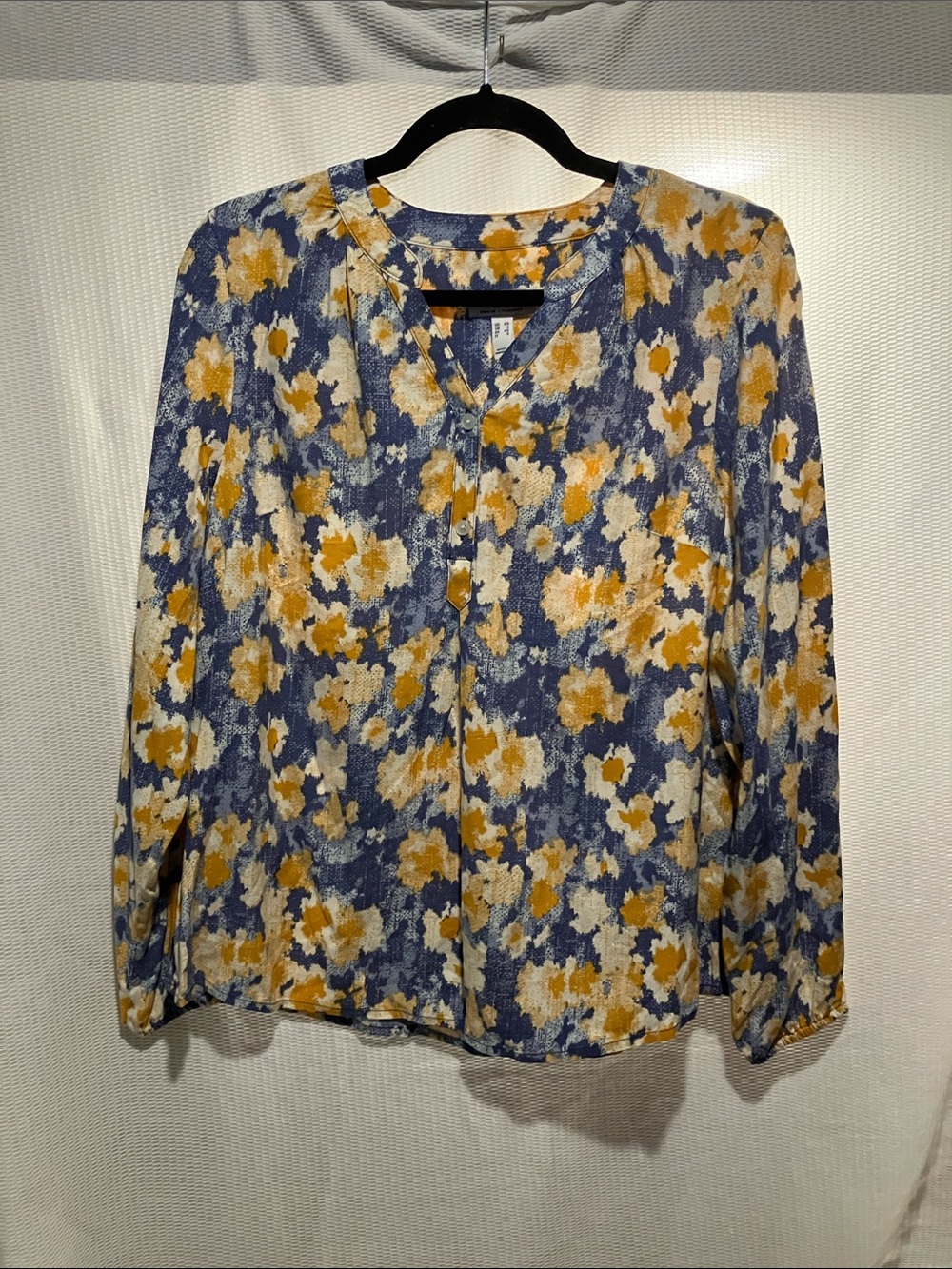 Blue Floral V-Neck Long-Sleeve Blouse with Yellow Accents